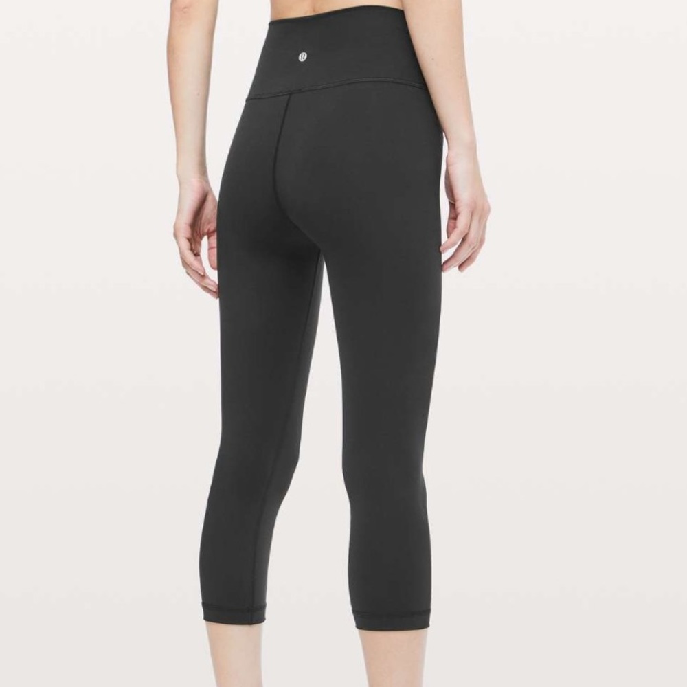 Lululemon Wunder Under Crop (Hi-Rise) *Full-On Luxtreme 21" Black Size 4